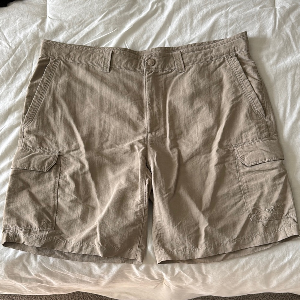 NWOT Men’s North Face Shorts